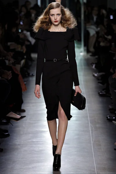 Look 3